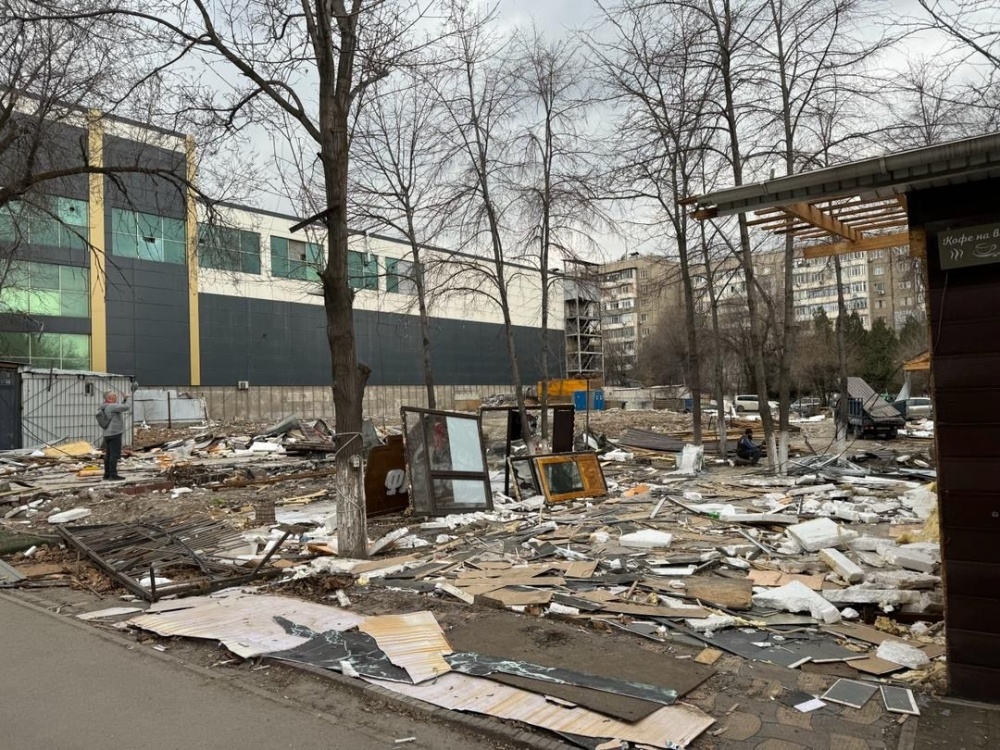 Замначальника УКЗ мэрии Бишкека задержан за взятку